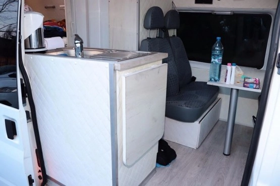                         Kamper FORD TRANSIT 2.4 tdci max długi i wysoki - zdjęcie 4
                        