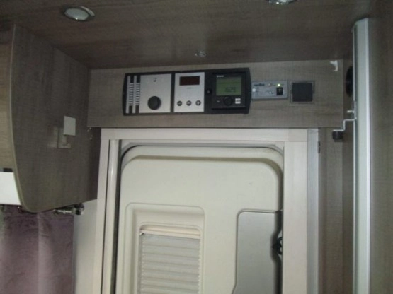                         BAVARIA I740 CLASS 17 000 KM - zdjęcie 11
                        