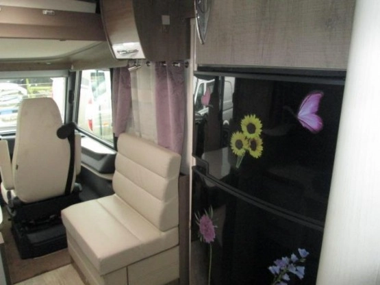                         BAVARIA I740 CLASS 17 000 KM - zdjęcie 12
                        