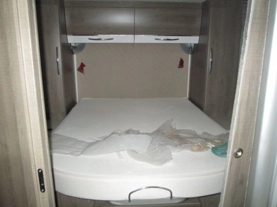                         BAVARIA I740 CLASS 17 000 KM - zdjęcie 6
                        