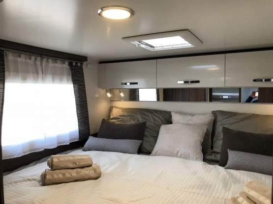                         Kampery do wynajęcia kamper wynajem campera camper Benimar 363 Sport - zdjęcie 10
                        