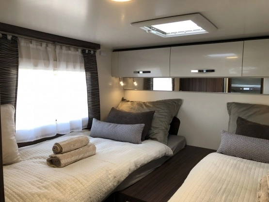                         Kampery do wynajęcia kamper wynajem campera camper Benimar 363 Sport - zdjęcie 11
                        