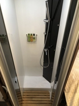                         Kampery do wynajęcia kamper wynajem campera camper Benimar 363 Sport - zdjęcie 12
                        