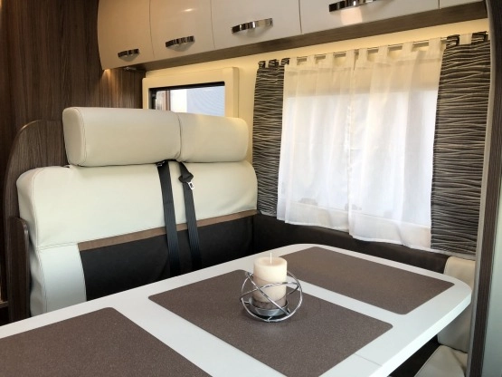                         Kampery do wynajęcia kamper wynajem campera camper Benimar 363 Sport - zdjęcie 6
                        