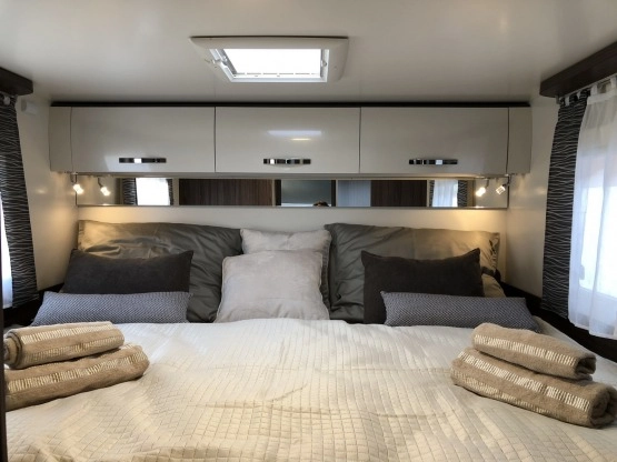                         Kampery do wynajęcia kamper wynajem campera camper Benimar 363 Sport - zdjęcie 8
                        