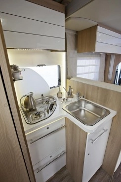                         Sprzedam kampera w stanie idealnym, Magis 84 XT, Warszawa - zdjęcie 2
                        