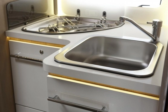                         Sprzedam kampera w stanie idealnym, Magis 84 XT, Warszawa - zdjęcie 5
                        