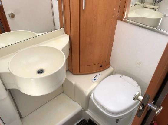                         Ford HYMER VAN 2007 - zdjęcie 17
                        