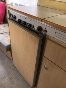                         Przyczepa kempingowa CHATEAU La Car Trophee 400 ZAREJESTROWANA i OC - zdjęcie 8
                        