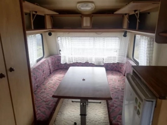                         Przyczepa campingowa Chateau La Car - zdjęcie 2
                        