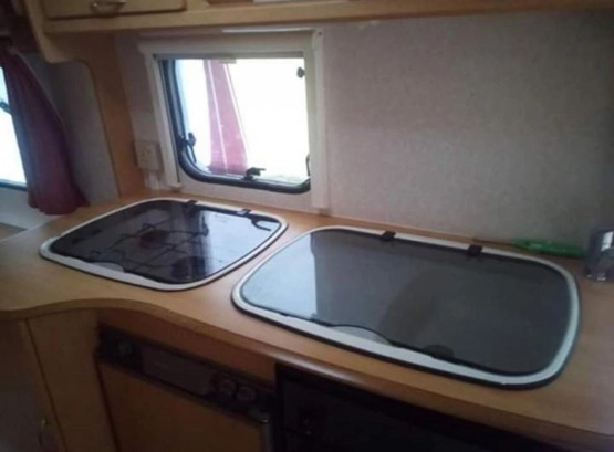                         Przyczepa z 2002 Bailey Discovery - zdjęcie 11
                        