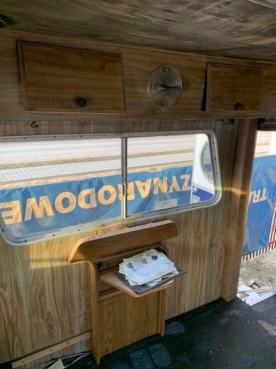                         Kamper z 1978 roku, Dodge 7.5 benzyna - lpg, automat - zdjęcie 12
                        