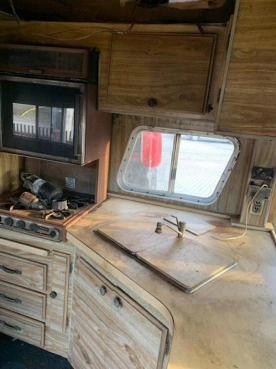                         Kamper z 1978 roku, Dodge 7.5 benzyna - lpg, automat - zdjęcie 14
                        