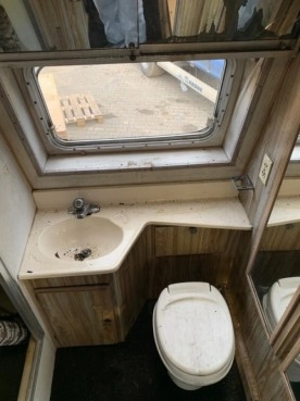                         Kamper z 1978 roku, Dodge 7.5 benzyna - lpg, automat - zdjęcie 19
                        