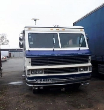                         Kamper z 1978 roku, Dodge 7.5 benzyna - lpg, automat - zdjęcie 1
                        