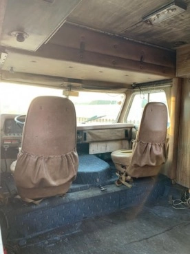                        Kamper z 1978 roku, Dodge 7.5 benzyna - lpg, automat - zdjęcie 4
                        