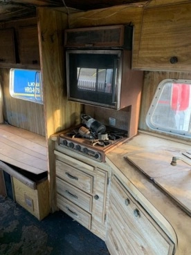                         Kamper z 1978 roku, Dodge 7.5 benzyna - lpg, automat - zdjęcie 6
                        