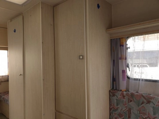                         Przyczepa kempingowa NIEWIADÓW N-390 rok 1995, 4-osoby - zdjęcie 4
                        