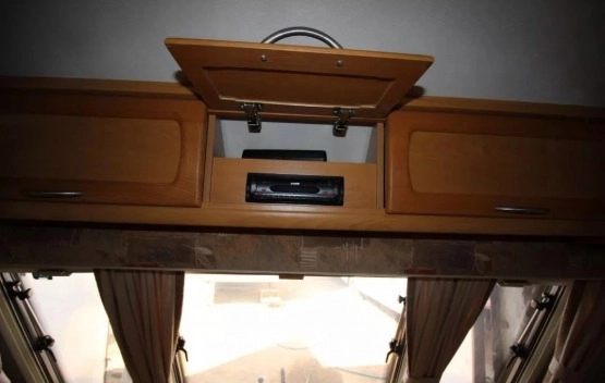                         Przyczepa Compass 514 z 2005 roku - zdjęcie 17
                        