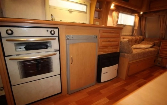                         Przyczepa Compass 514 z 2005 roku - zdjęcie 9
                        