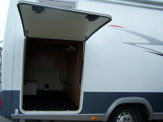                         sprzedam kamper - zdjęcie 12
                        