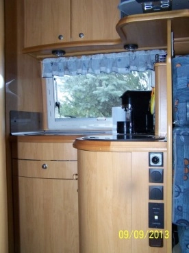                         sprzedam kamper - zdjęcie 15
                        