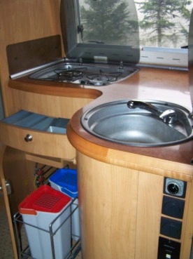                         sprzedam kamper - zdjęcie 5
                        