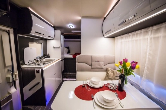                         Nowe i świetnie wyposażone kampery! - zdjęcie 2
                        