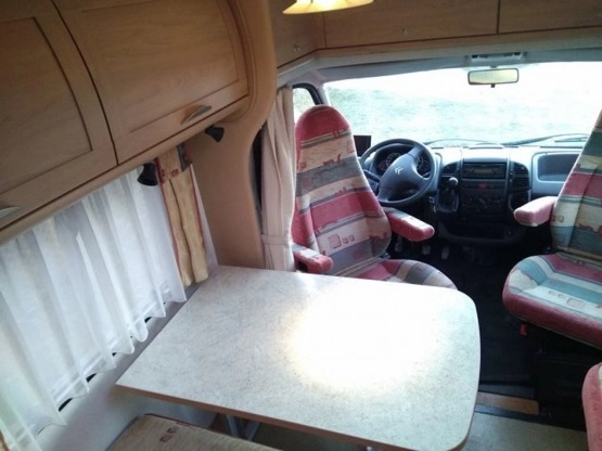                         Ccamper - półintegra, 2.8, Burstner, klima, suchy, 6,6 dł. - zdjęcie 5
                        