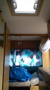                         Adria Optima 4-osobowa z przedsionkiem, gotowa do podróży - zdjęcie 13
                        