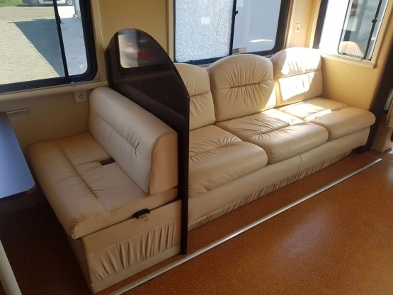                         SPRZEDAM - KAMPER STARLINER 36 RG - zdjęcie 10
                        