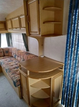                         Hylander Design 380, 1998 rok, przyczepa kempingowa - zdjęcie 2
                        