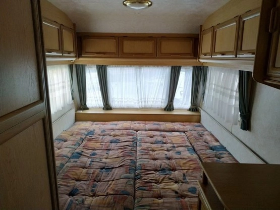                         Hylander Design 380, 1998 rok, przyczepa kempingowa - zdjęcie 6
                        