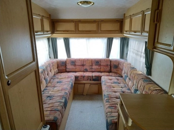                         Hylander Design 380, 1998 rok, przyczepa kempingowa - zdjęcie 8
                        