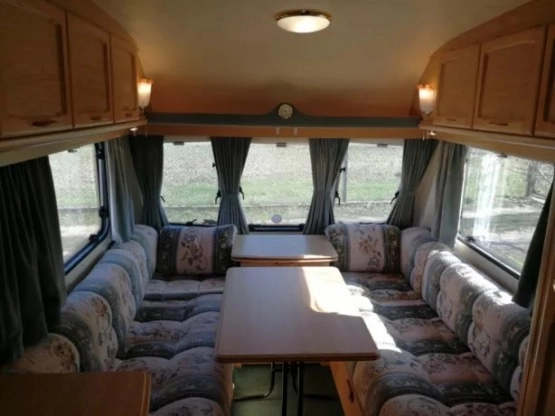                         Przyczepa kempingowa Lunar 2/3 osobowa z przedsionkiem i napędem, 2001 - zdjęcie 2
                        