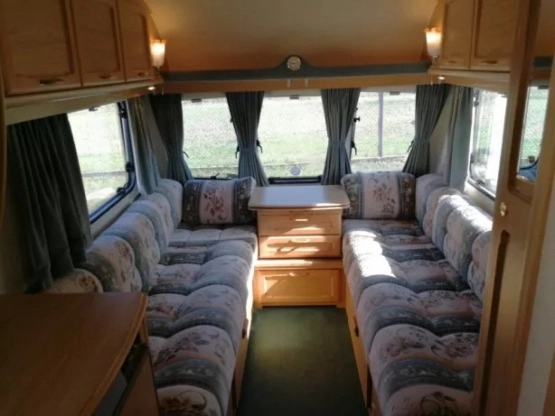                         Przyczepa kempingowa Lunar 2/3 osobowa z przedsionkiem i napędem, 2001 - zdjęcie 8
                        