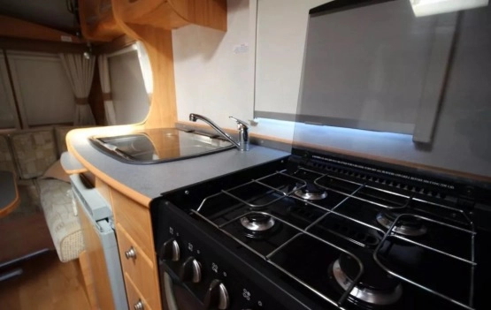                         Przyczepa Adria 524 z 2007 roku - zdjęcie 11
                        