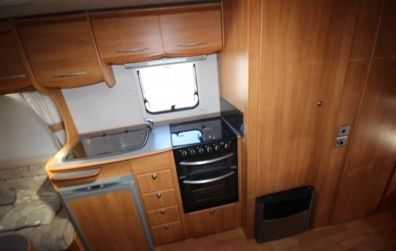                         Przyczepa Adria 524 z 2007 roku - zdjęcie 13
                        