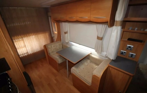                         Przyczepa Adria 524 z 2007 roku - zdjęcie 17
                        