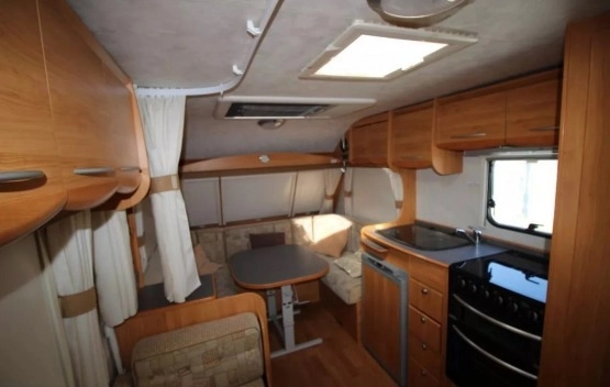                         Przyczepa Adria 524 z 2007 roku - zdjęcie 5
                        