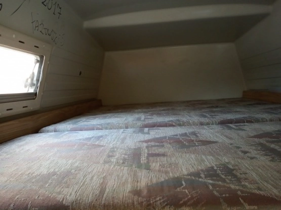                         KAMPER VAN - WYJĄTKOWY - 4 os. - 2 łóżka - wyposażenie - zdjęcie 8
                        