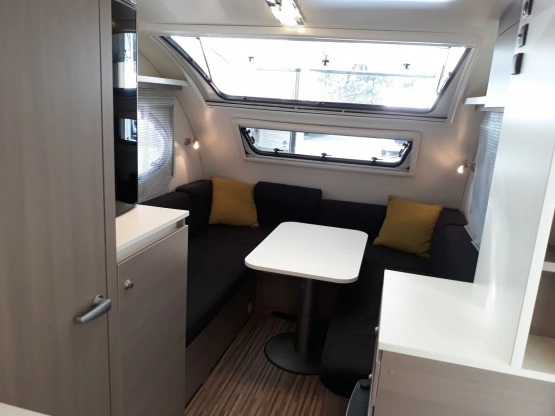                         Przyczepa Adria Action 361 LH Truma Przedsionek - jak nowa - zdjęcie 5
                        