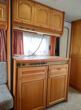                         Przyczepa kempingowa Hobby Prestige 420 1994 rok - zdjęcie 6
                        