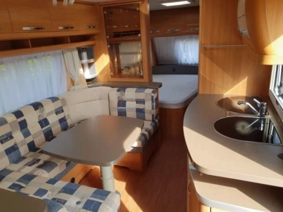                         Przyczepa kempingowa HOBBY 560 kmfe, łóżka piętrowe, super stan! - zdjęcie 5
                        