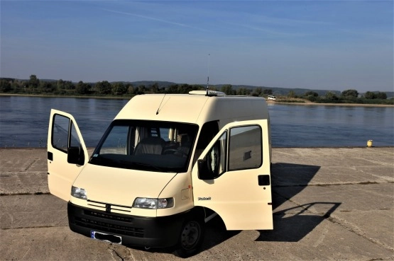                         Peugeot Boxer kemping - zdjęcie 4
                        