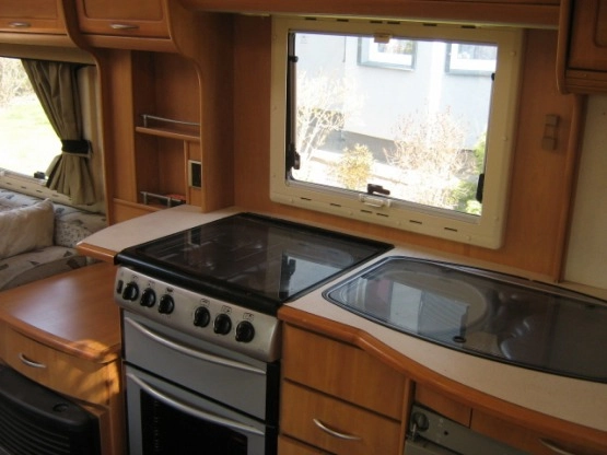                         Przyczepa SWIFT Corniche 17/3+mover+przedsionek - zdjęcie 6
                        