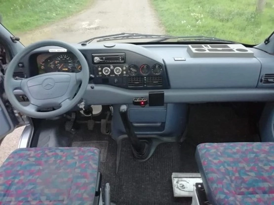                         MERCEDES SPRINTER CAMPER + GARAŻ NA DWA MOTOCYKLE - zdjęcie 11
                        