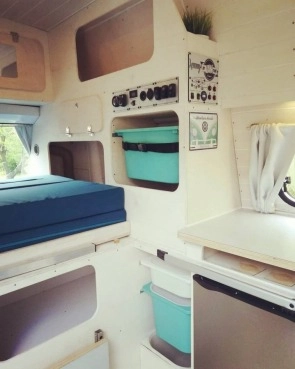                         Wynajem wyjątkowego Customowego kampera VW T3 -> www.adVANture.pl - zdjęcie 3
                        