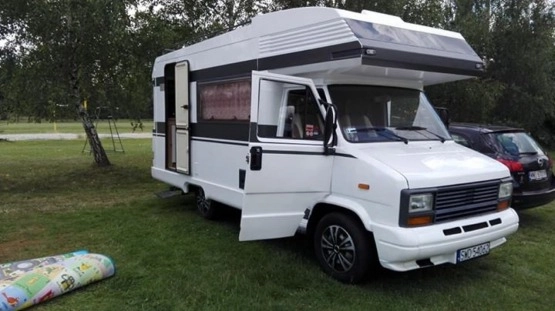                         Fiat Ducato z 1988 roku, zabudowa Hobby po generalce - zdjęcie 1
                        