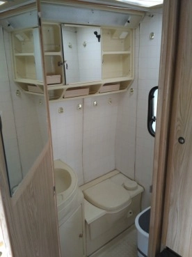                         Sprzedam kamper PEUGEOT J5 - zdjęcie 1
                        